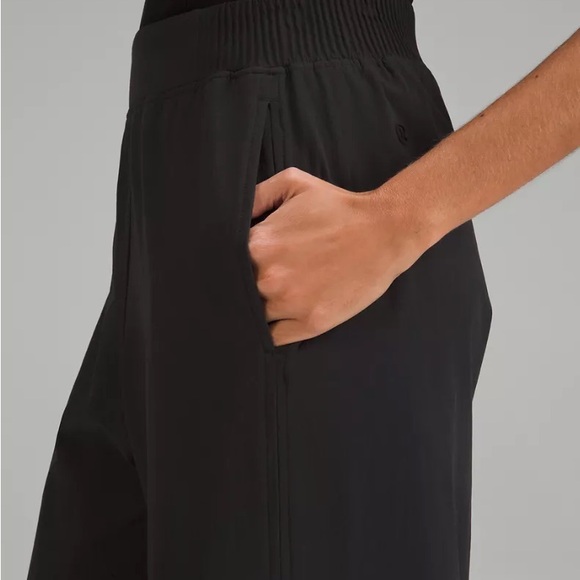Lululemon Stretch Woven Wide-Leg High-Rise Pant - Picture 4 of 10